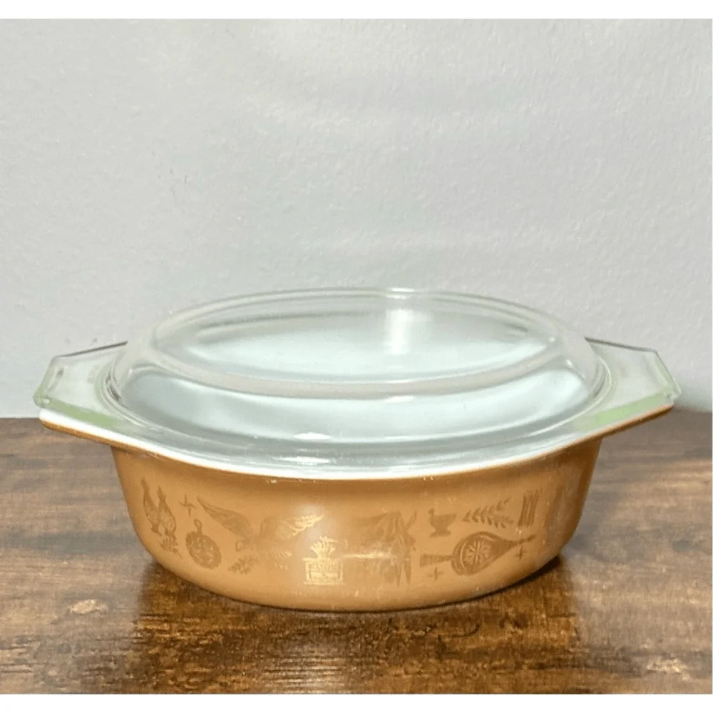 Vintage Pyrex Early American Oval Casserole Bowl Dish Gold Brown 043 1 1/2 Quart